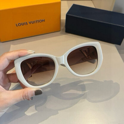 LOUIS VUITTON Fashion Sunglasses - Image 6