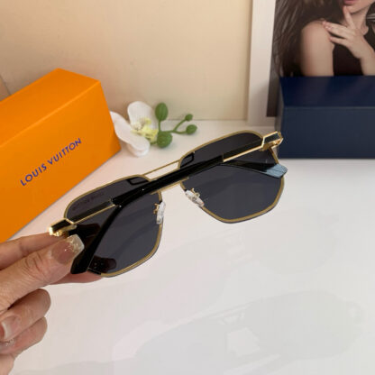LOUIS VUITTON Fashion Sunglasses - Image 6
