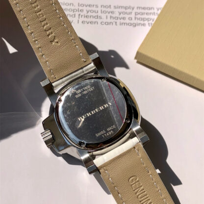 Burberry Quartz Women's Watch - Image 5