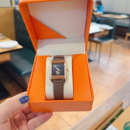 Burberry Quartz Women's Watch - Image 5