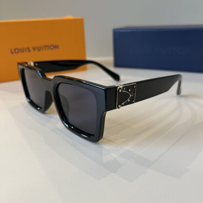 LOUIS VUITTON Fashion Sunglasses - Image 6