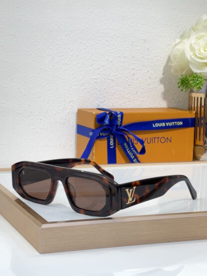 LOUIS VUITTON Fashion Sunglasses - Image 6