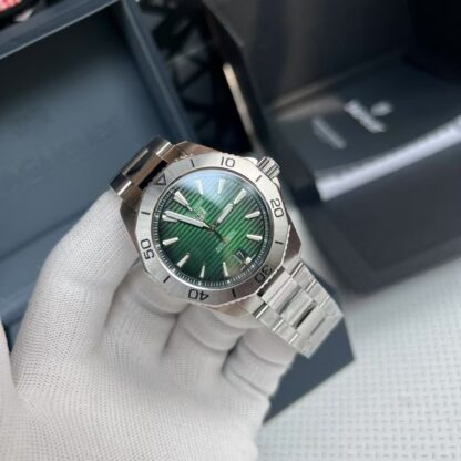 TAGHeuer Aquaracer Series Multi-Function Watch - Image 5