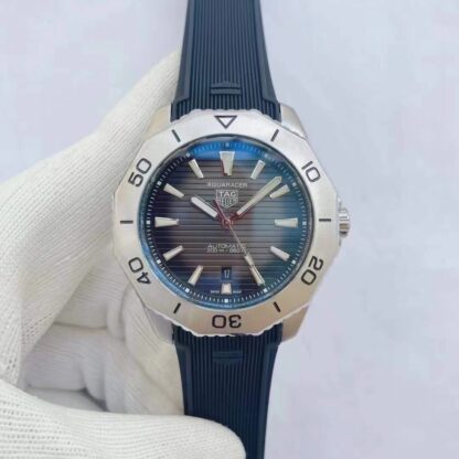 TAGHeuer Aquaracer Series Multi-Function Watch - Image 5