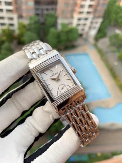 Jaeger-LeCoultre Classic Reverso Luxury Women's Watch - Image 5