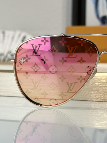 LOUIS VUITTON Fashion Sunglasses - Image 6