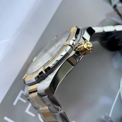 TAGHeuer stylish steel band quartz watch - Image 3