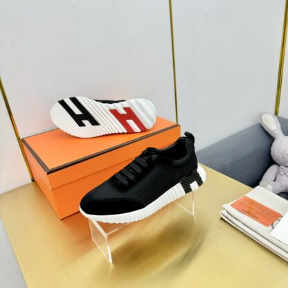 Hermès Spring/Summer Black, White and Red Couple Classic Sports Shoes - Image 5