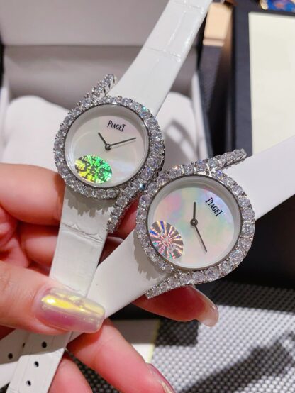 Piaget's classic feminine watch - Image 5