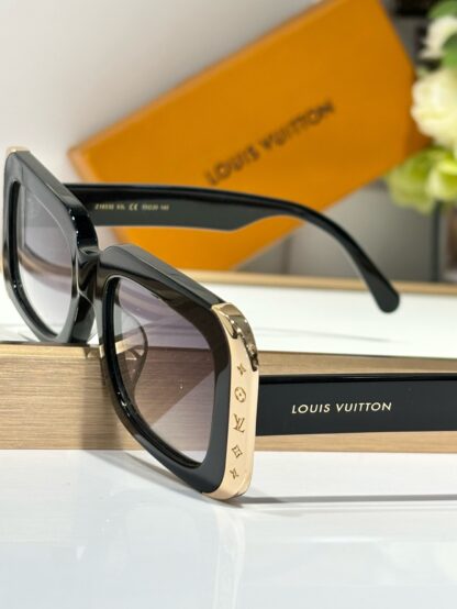 LOUIS VUITTON Fashion Sunglasses - Image 6