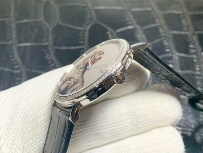 Piaget's superb tiger-shaped mechanical watch - Image 5