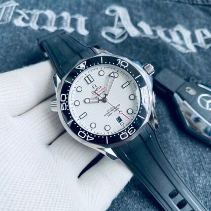 Omega Seamaster 300 Series - A Classic Design - Image 5