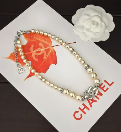 Chanel platinum full diamond cc pearl necklace - Image 5
