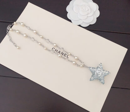 Chanel platinum resin five-pointed star necklace - Image 5