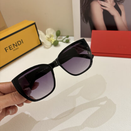 FENDI fashion trend sunglasses - Image 6