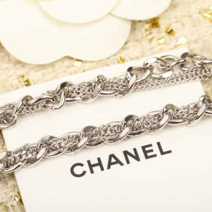 Chanel embossed irregular chain necklace - Image 5