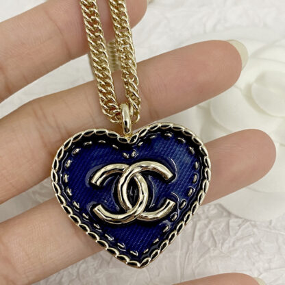 Chanel Vintage Fashion Heart Necklace - Image 5