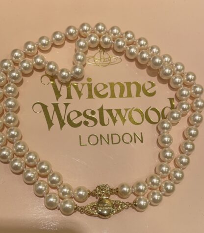 Vivienne Westwood Gold Diamond Saturn Magnetic Clasp Double Pearl Necklace - Image 5