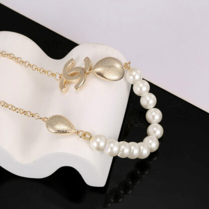 Chanel simple and generous pearl necklace - Image 5