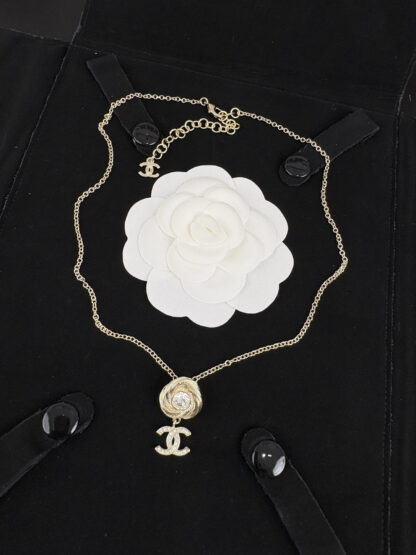 Chanel Gold Rotating Thread Double C Pendant Necklace - Image 4