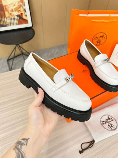 Hermès white comfortable trendy leather loafers - Image 5