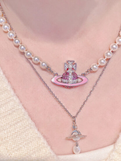 Vivienne Westwood's exquisite Saturn pearl necklace - Image 5