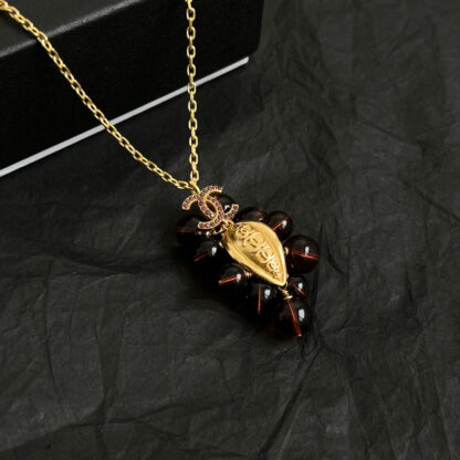 Chanel classic fashion vintage necklace - Image 4