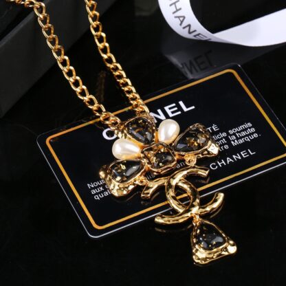 Chanel classic fashion pendant versatile necklace - Image 5