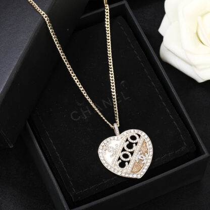 Chanel exquisite coco heart necklace - Image 5