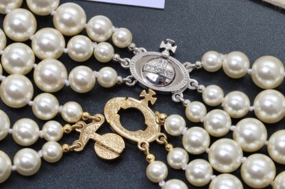 Vivienne Westwood teardrop pendant three-layer pearl necklace - Image 5