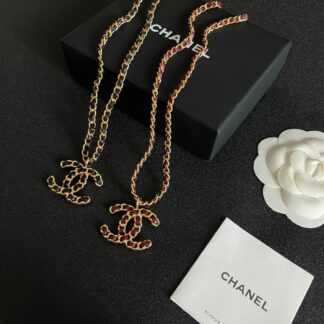Chanel exquisite and versatile vintage necklace