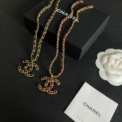 Chanel exquisite and versatile vintage necklace