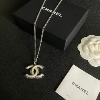 Chanel exquisite fashion vintage necklace