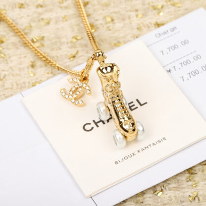 Chanel exquisite shoe necklace - Image 5