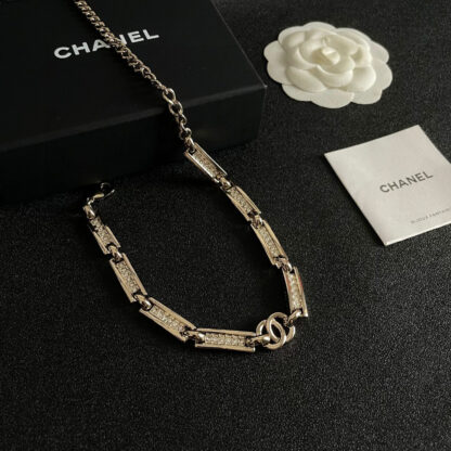 Chanel exquisite and elegant double C necklace - Image 4