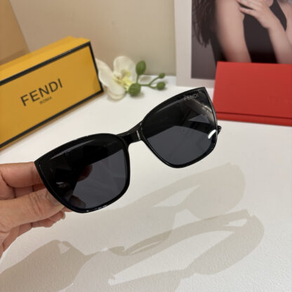 FENDI fashion trend sunglasses - Image 6