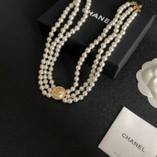 Chanel three-layer pearl exquisite necklace