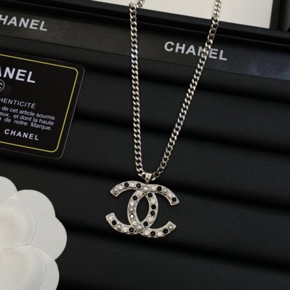 Chanel fashionable and versatile necklace - Image 5