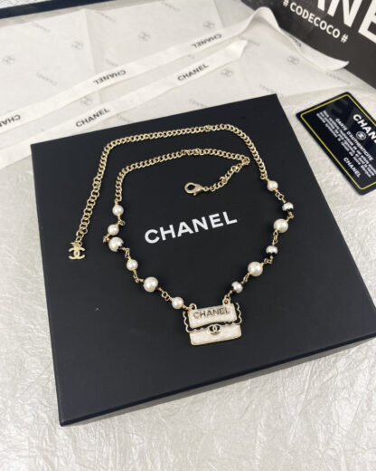 Chanel resin bag pearl necklace - Image 6