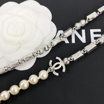 Chanel rhinestone and pearl bow necklace - Image 5