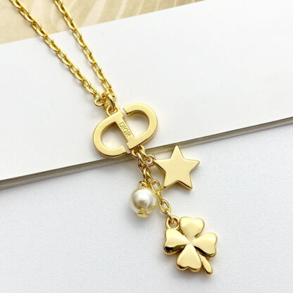 Chanel four-leaf clover pearl pendant necklace - Image 5