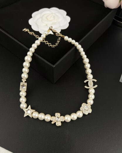 Chanel Pearl Clavicle Necklace - Image 4
