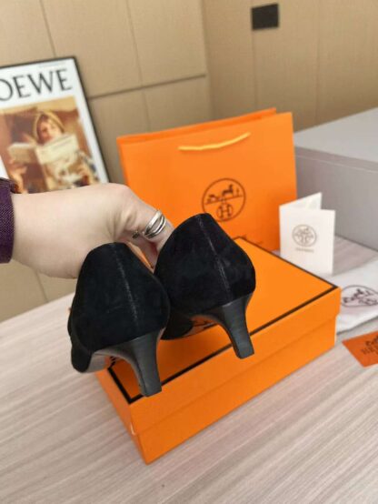Hermès black velvet, a must-have for a vacation, comfortable loafers - Image 5