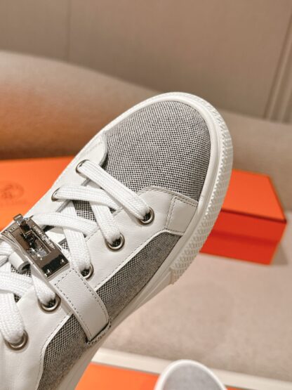 Hermes couple white and gray Kelly shoe buckle classic flat casual shoes - Image 6