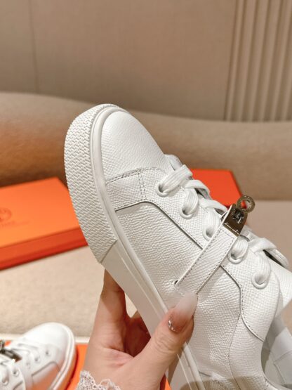 Hermes couple white kelly buckle classic flat casual shoes - Image 6