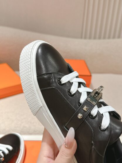 Hermes couple black and white kelly shoe buckle classic flat casual shoes - Image 6