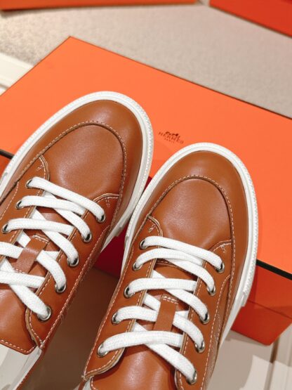 Hermes brown and white couple's stylish casual skateboard shoes - Image 6