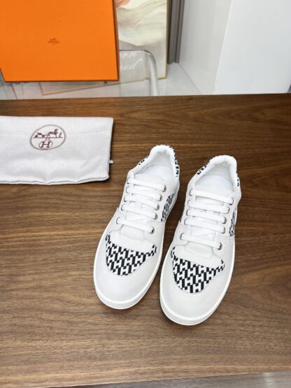 Hermes flat-soled stylish lightweight white and black sports casual shoes - Image 5