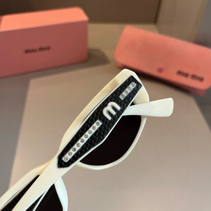 Miu Miu trendy fashion sunglasses - Image 7