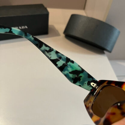 Prada fashion trend sunglasses - Image 7